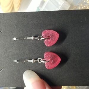 Handmade epoxy heart earrings.❤️